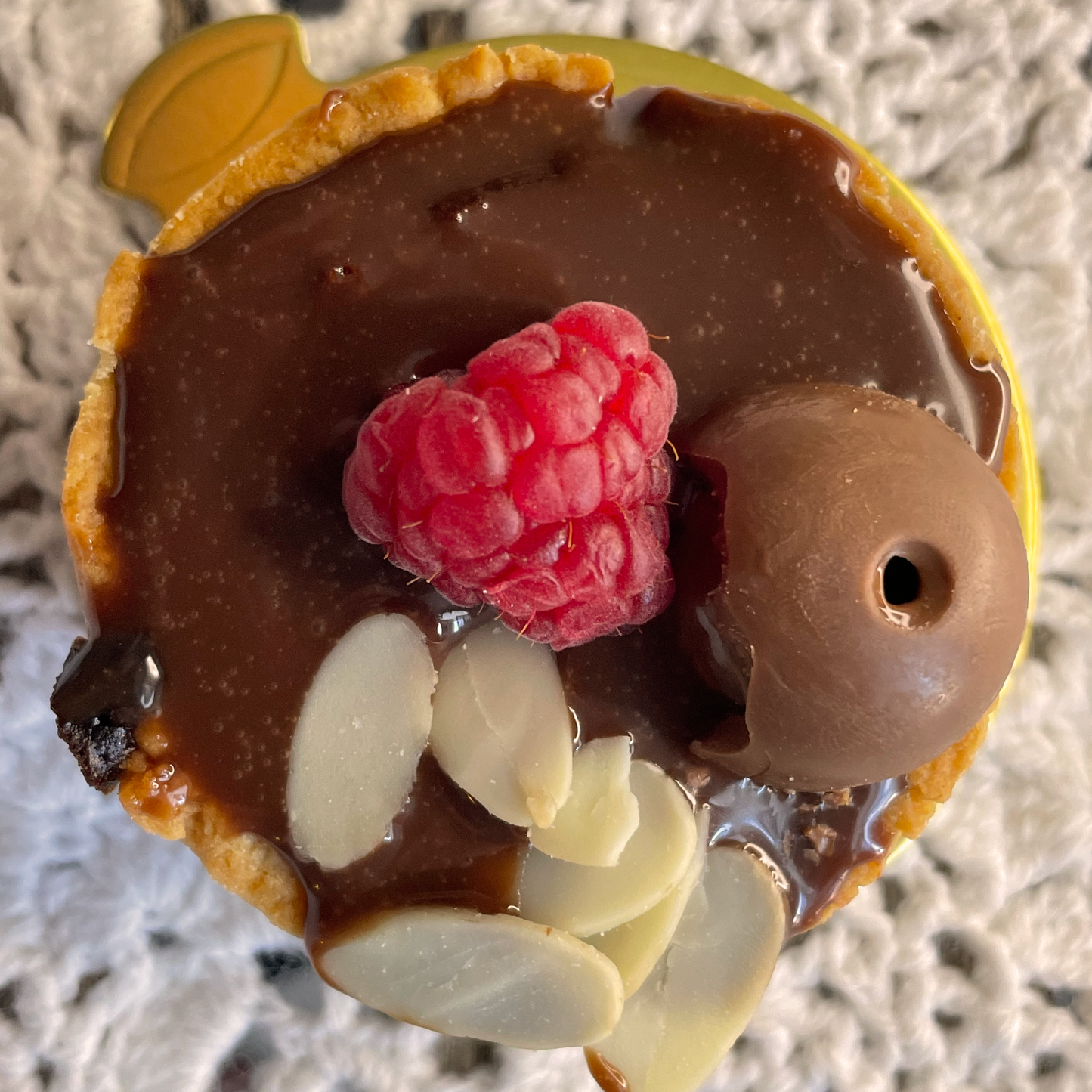 Sweet Harmony: Almond Chocolate Mini Tart