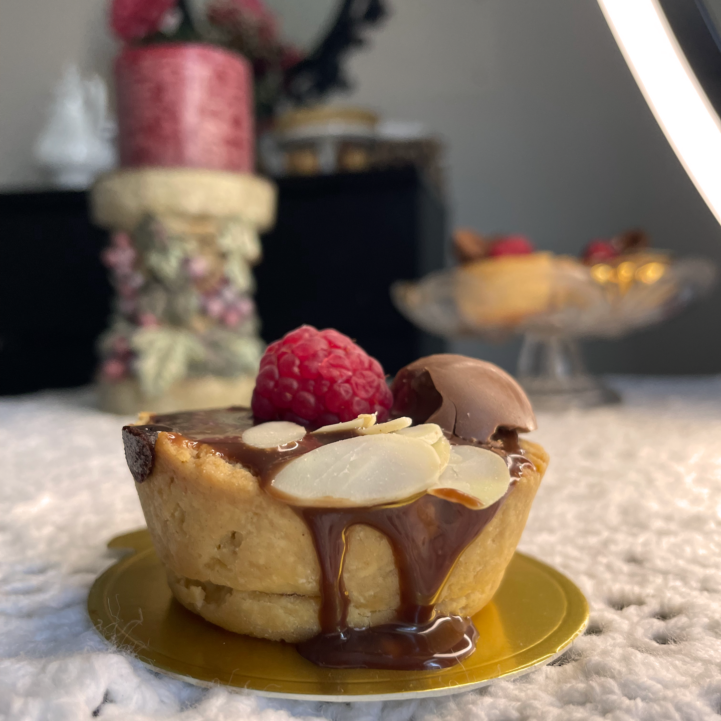 Sweet Harmony: Almond Chocolate Mini Tart